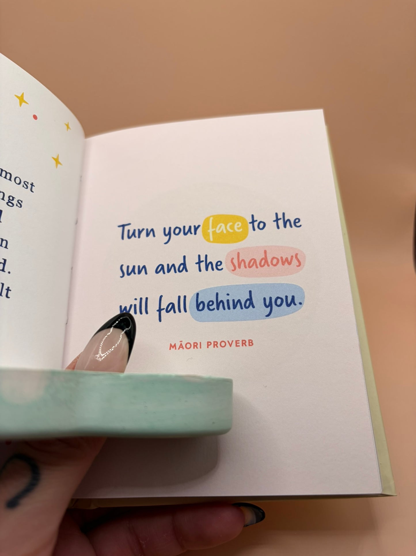 Clay thumb page holder