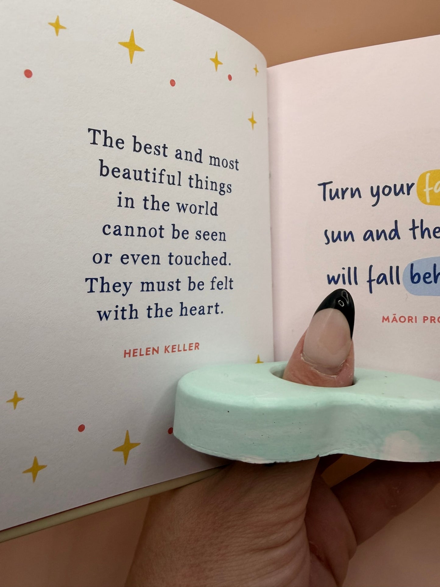 Clay thumb page holder